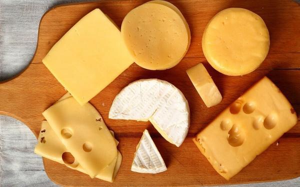 8 عارضه جانبی مصرف بیش از حد پنیر
