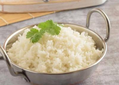 2 طرز پخت برنج ایرانی عنبربو به صورت دمی و آبکش